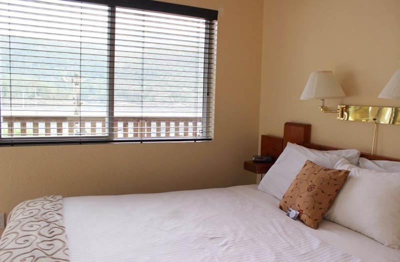 Backeddy Resort and Marina