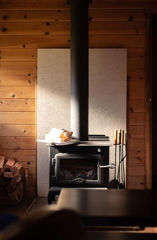 Standard Cottage - Fireplace and Kitchenette