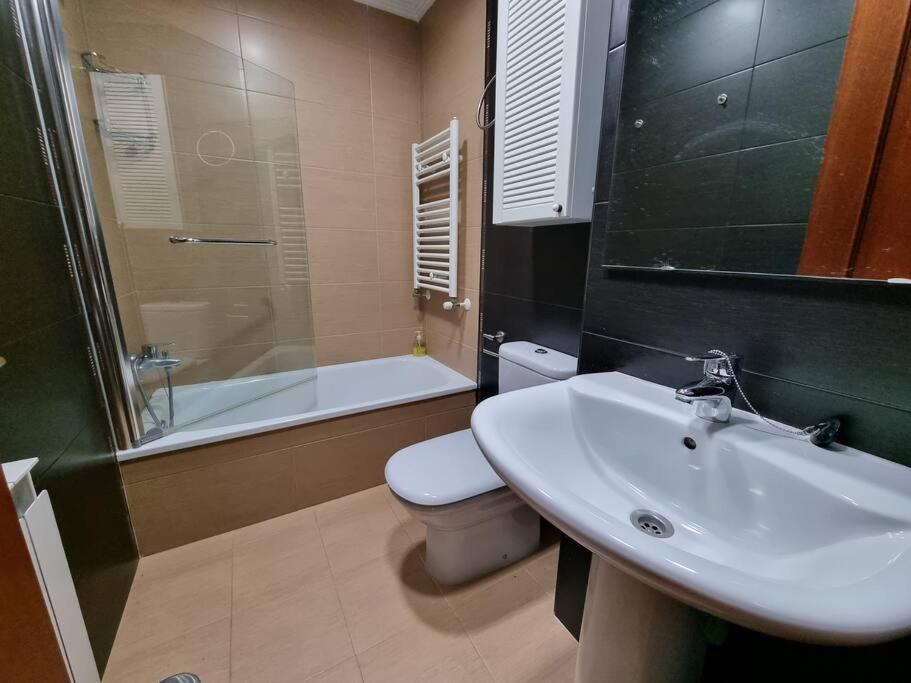 22A02 Moderno apto Arriondas by R2R Consulting