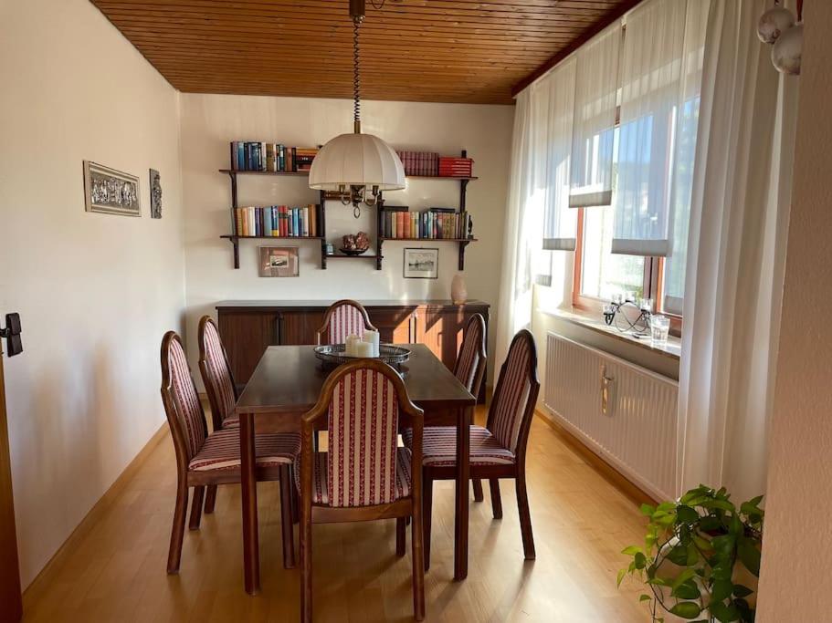 Ferienwohnung Leuchtbergblick mit Terrasse und PKW Stellplatz