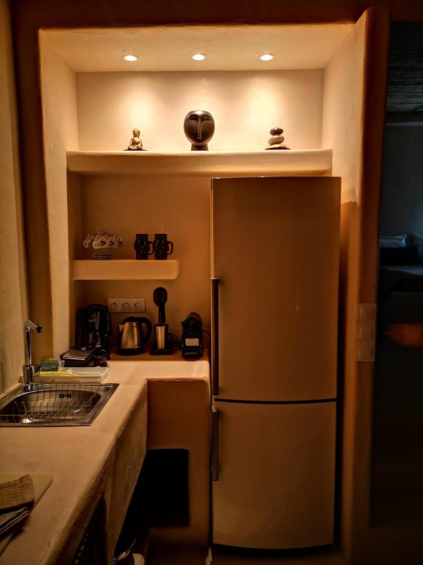 Gratelia Studio Damnoni