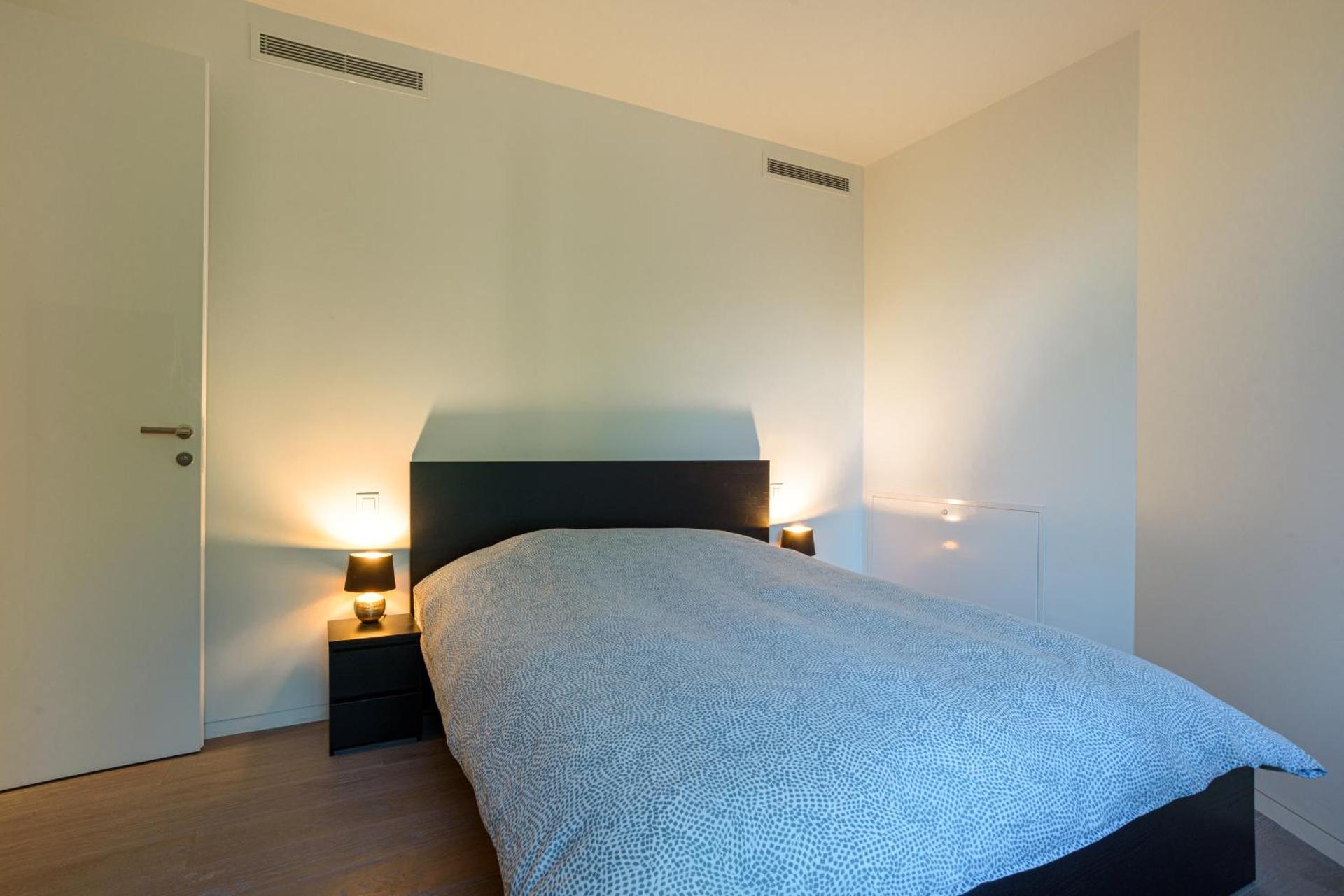 [Lakefront Apartment] Private Parking and Pool