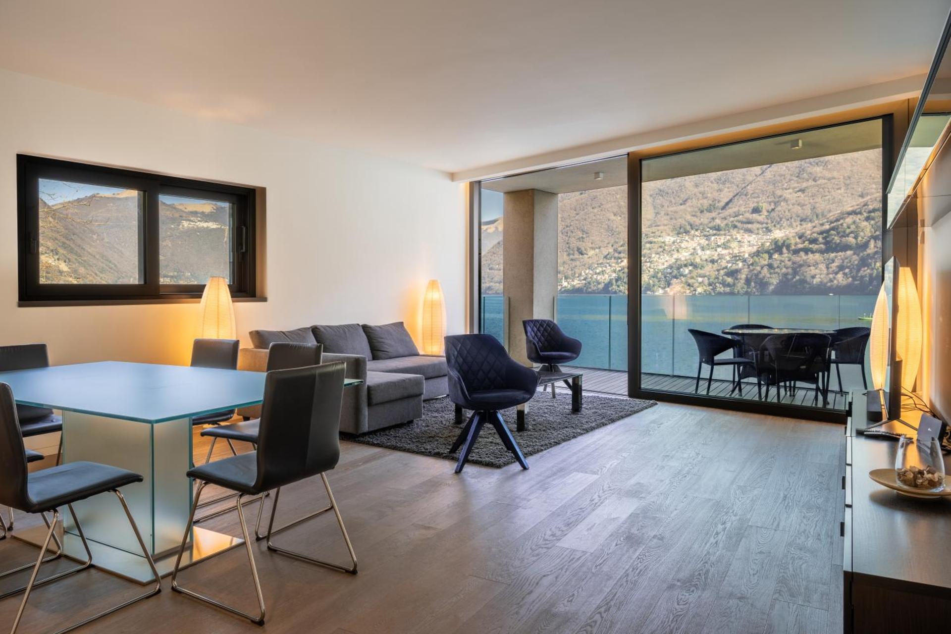 [Lakefront Apartment] Private Parking and Pool