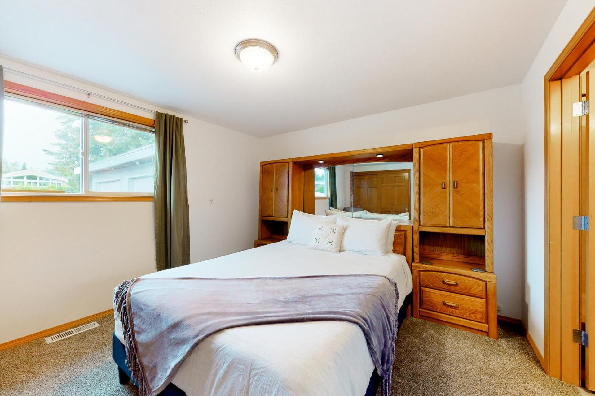 Camano Waterfront Delight