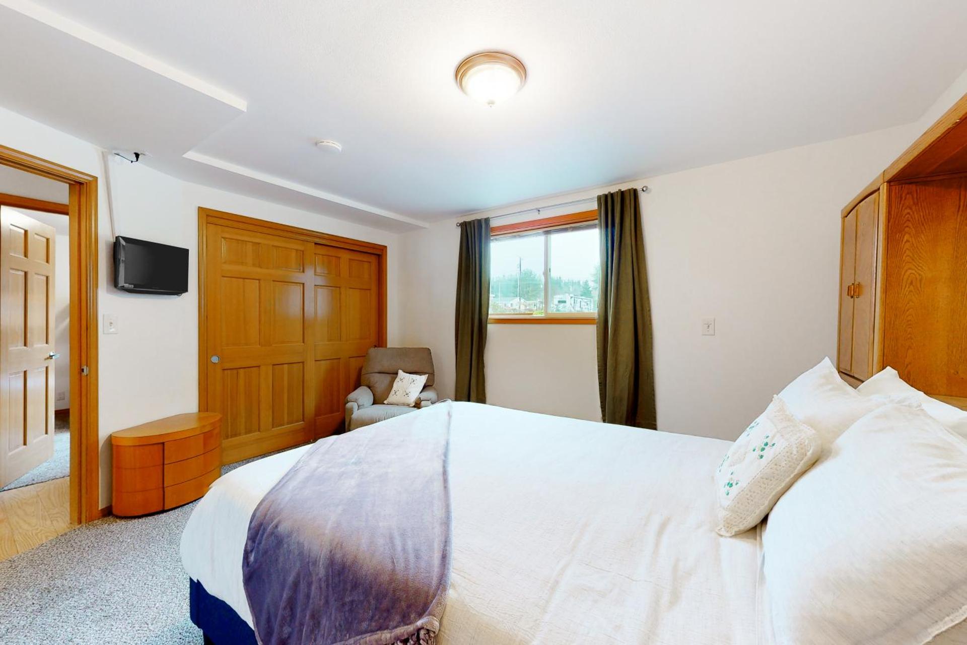 Camano Waterfront Delight