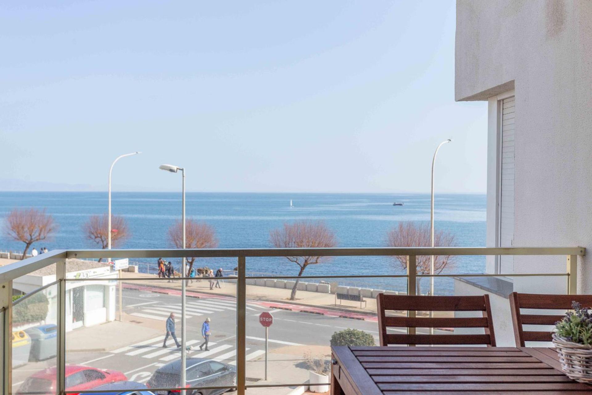 PRIMERISIMA LINEA DE MAR. HUTG 038644-53