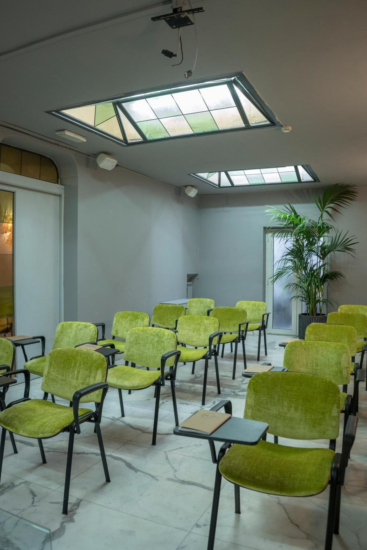 Meeting/conference room