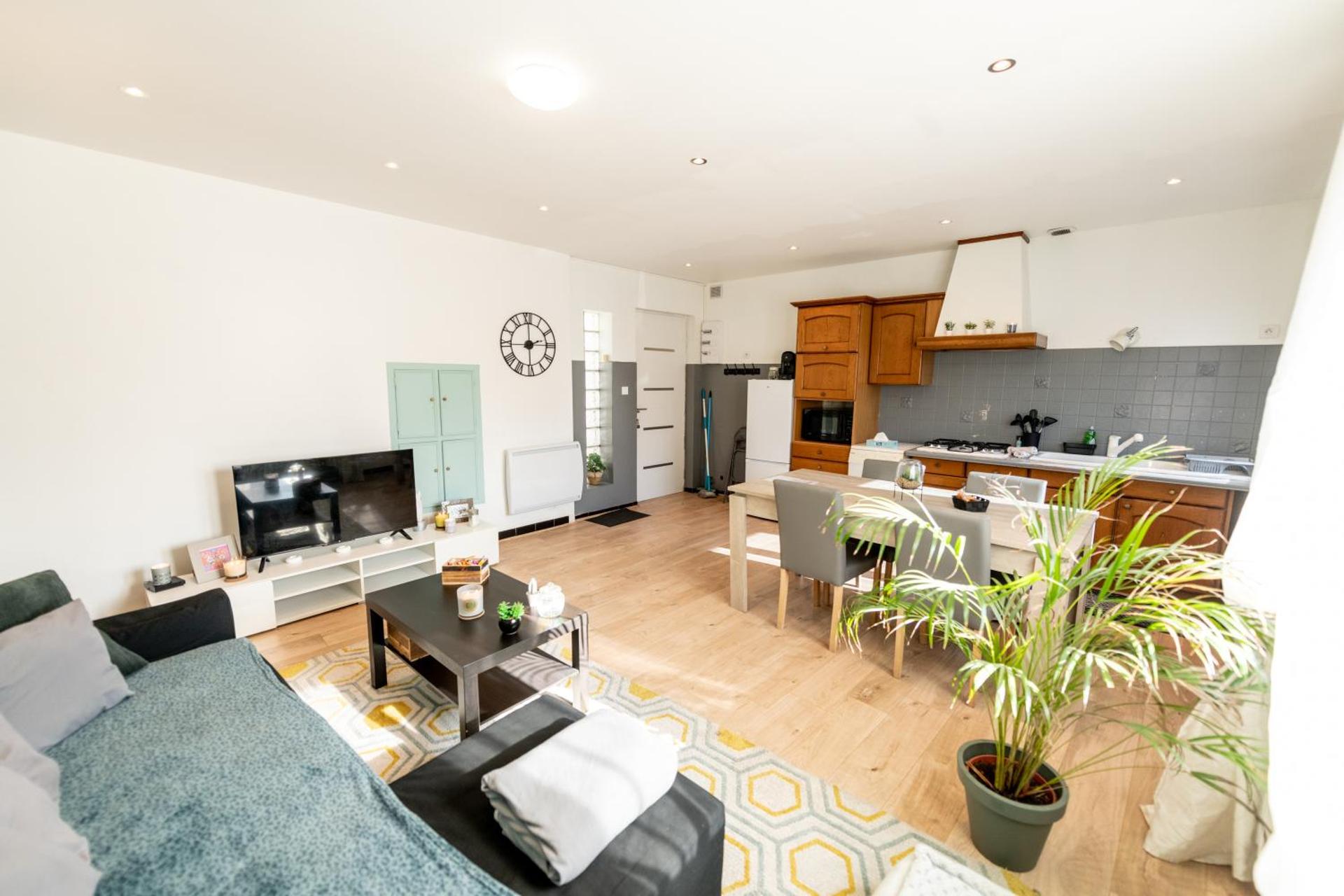 Communal lounge/ TV room