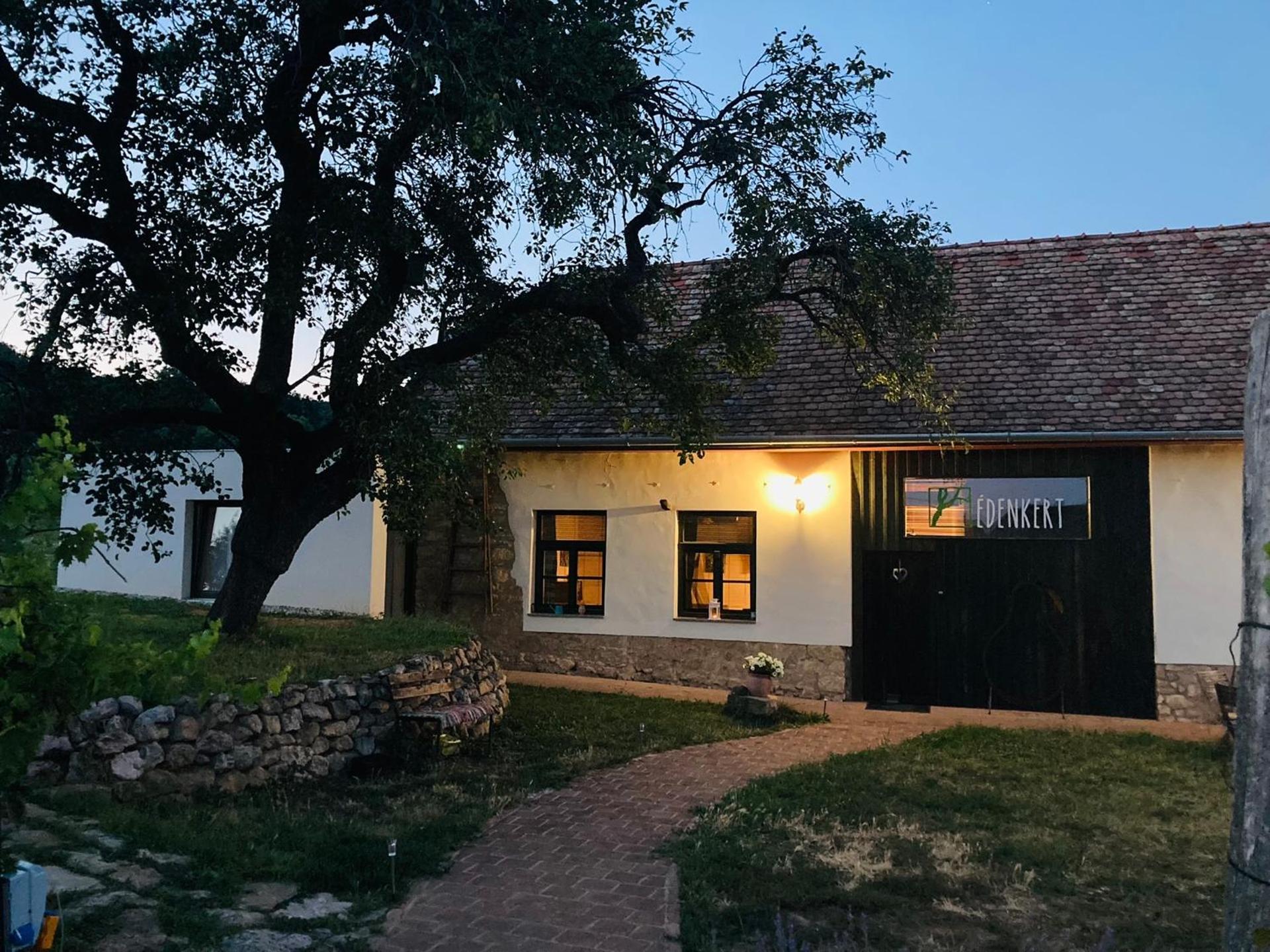 Édenkert Vendégházak