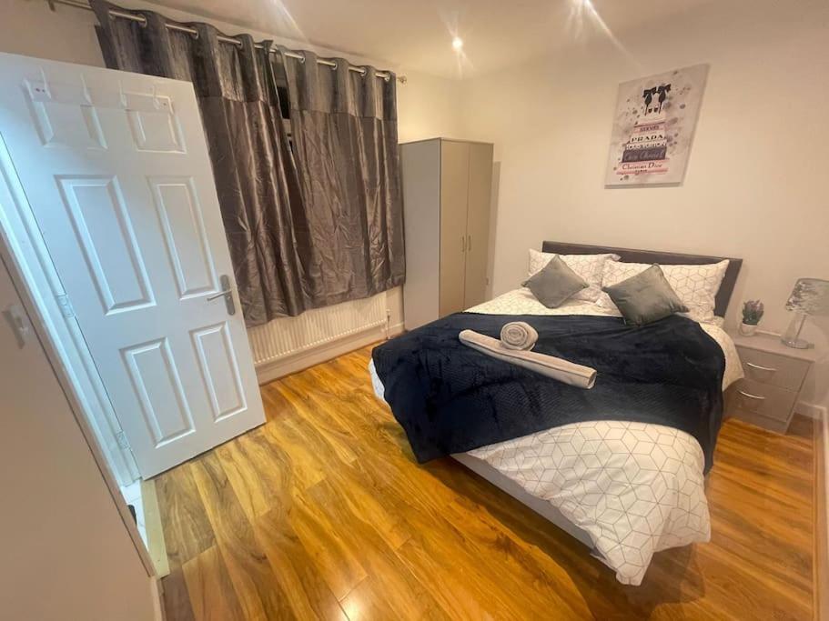 Good priced Single Bed Room In Windsor
