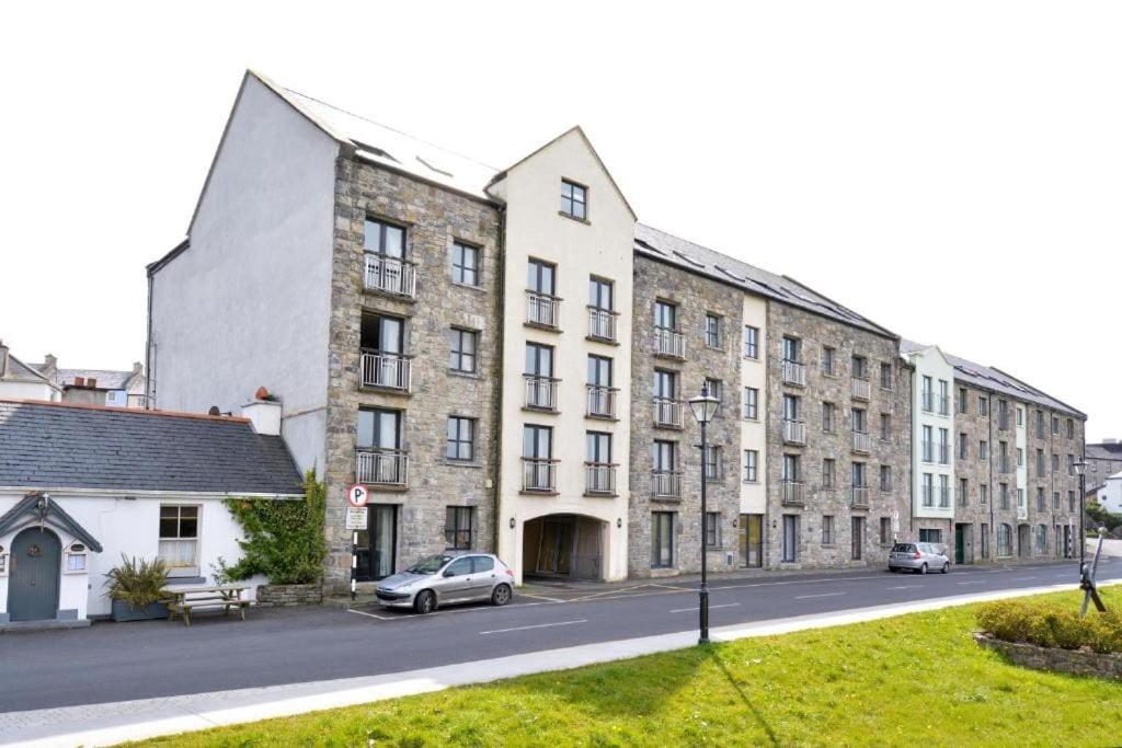 2 Bed Gated Apartment Westport 15 The Anchorage The Quay F28 V342
