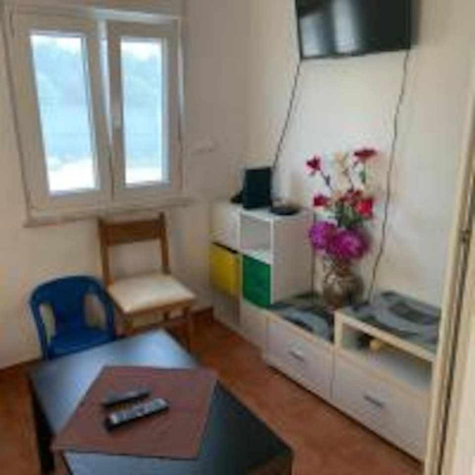 Casinha em frente à Lagoa