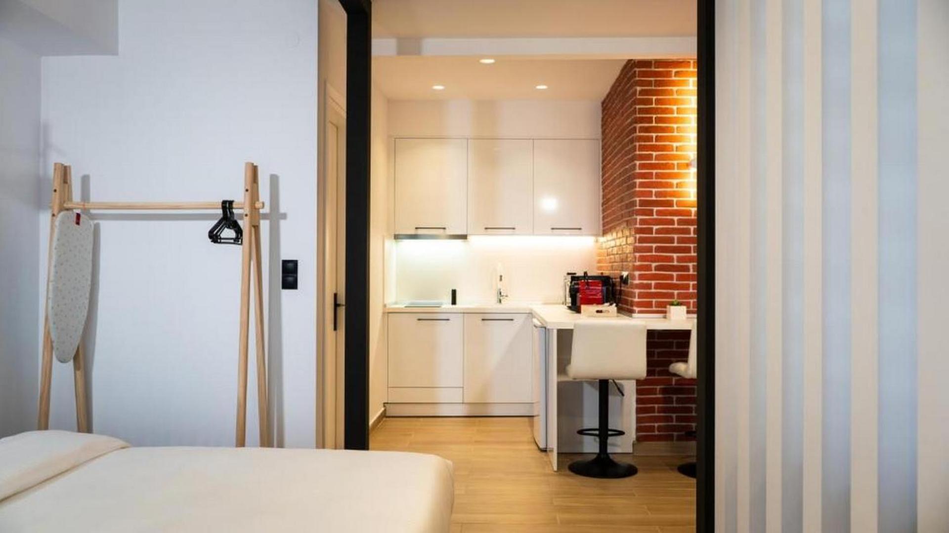 Kitchen or kitchenette