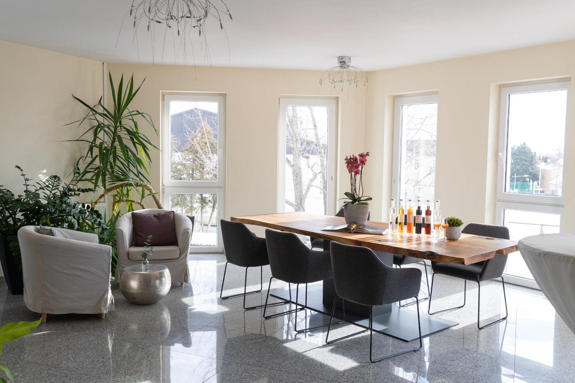 Meeting/conference room