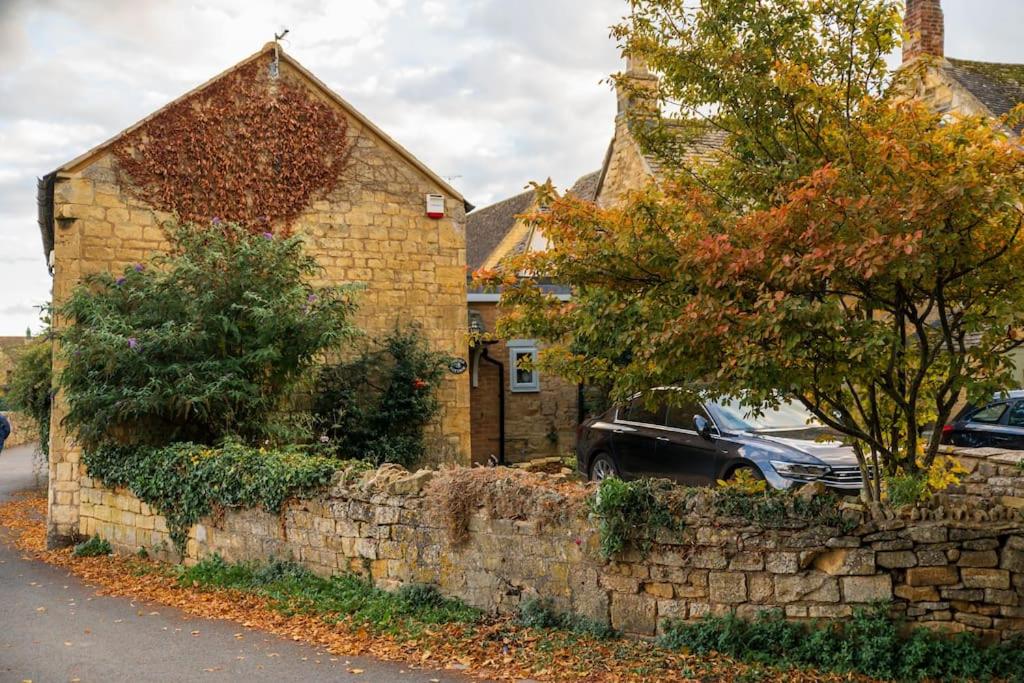 Cotswolds Corner Cottage