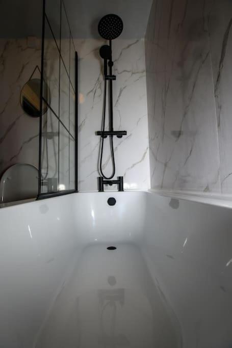 Cotswolds Corner Cottage