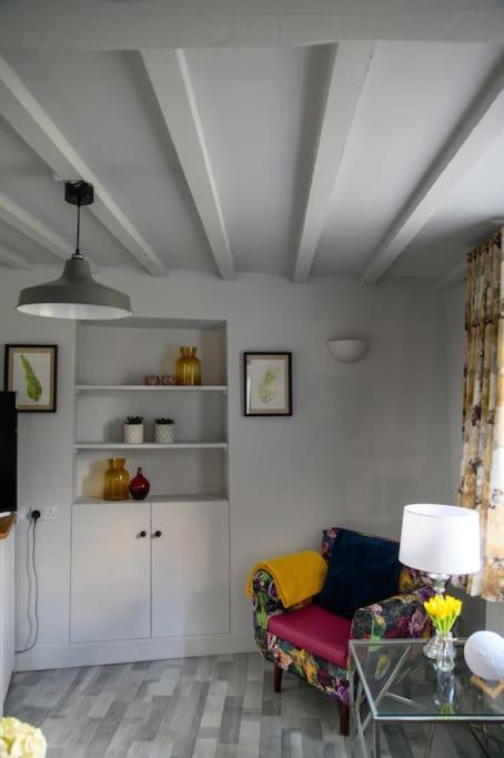 Cotswolds Corner Cottage