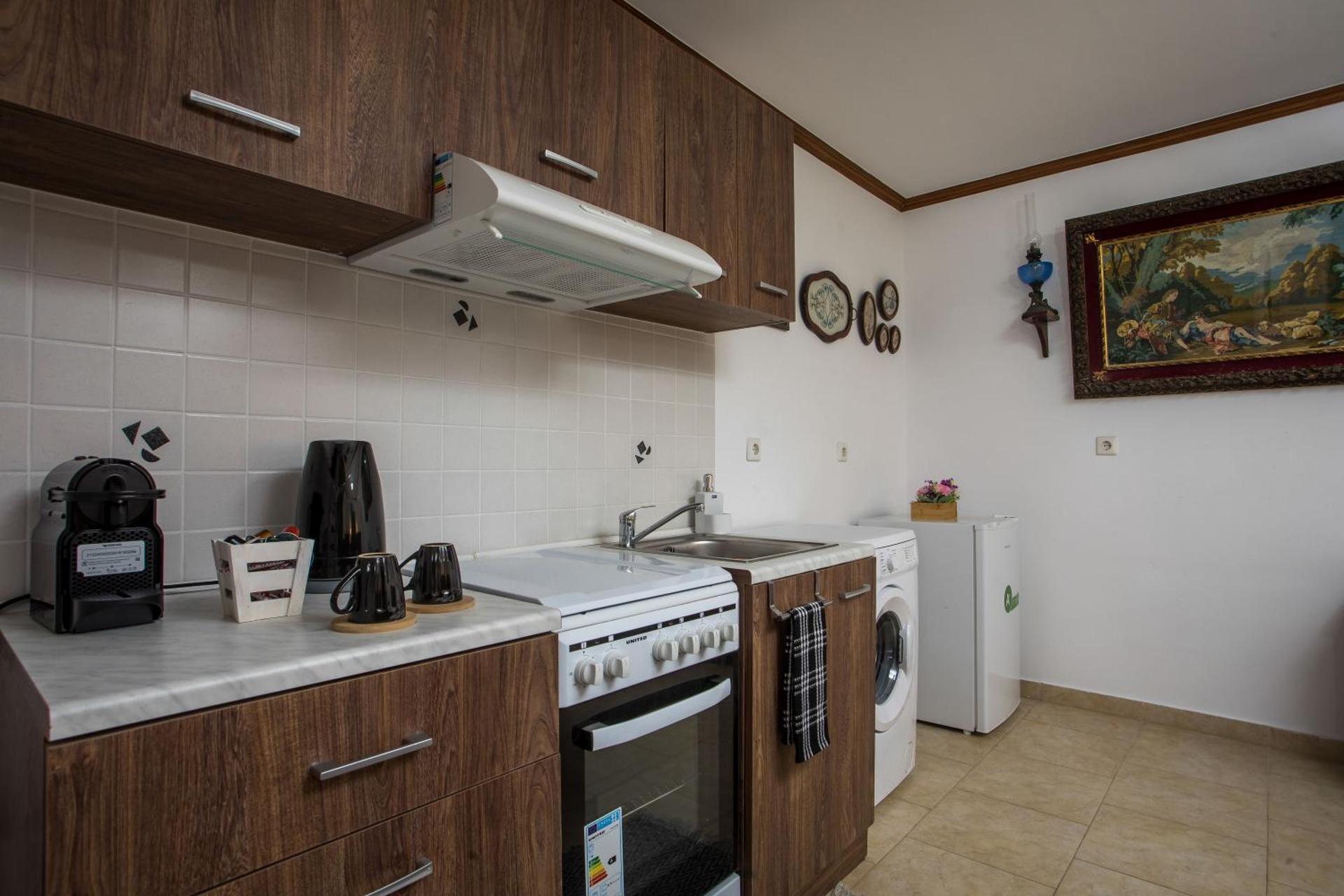 Anna's House Traditional