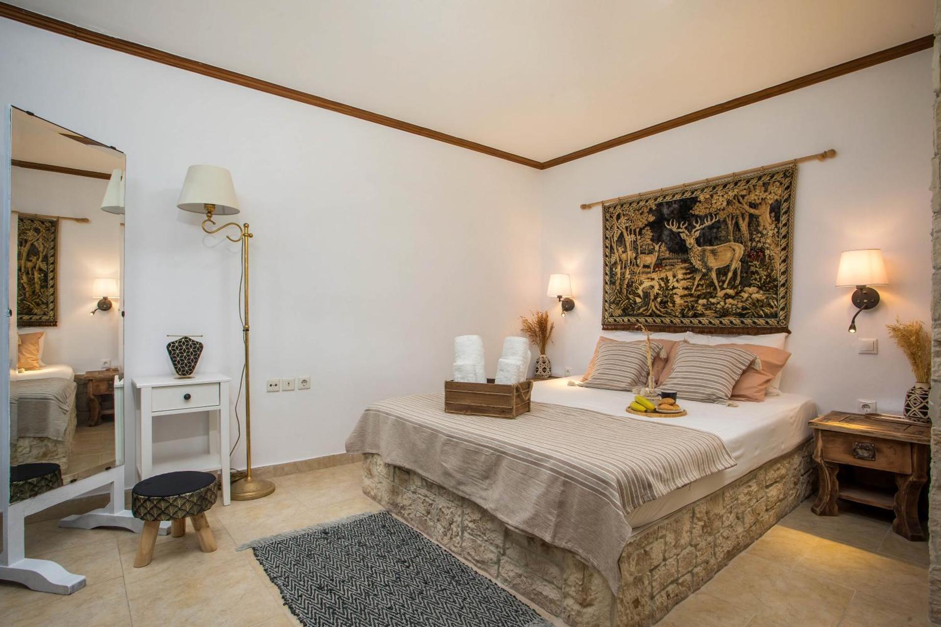 Anna's House Traditional