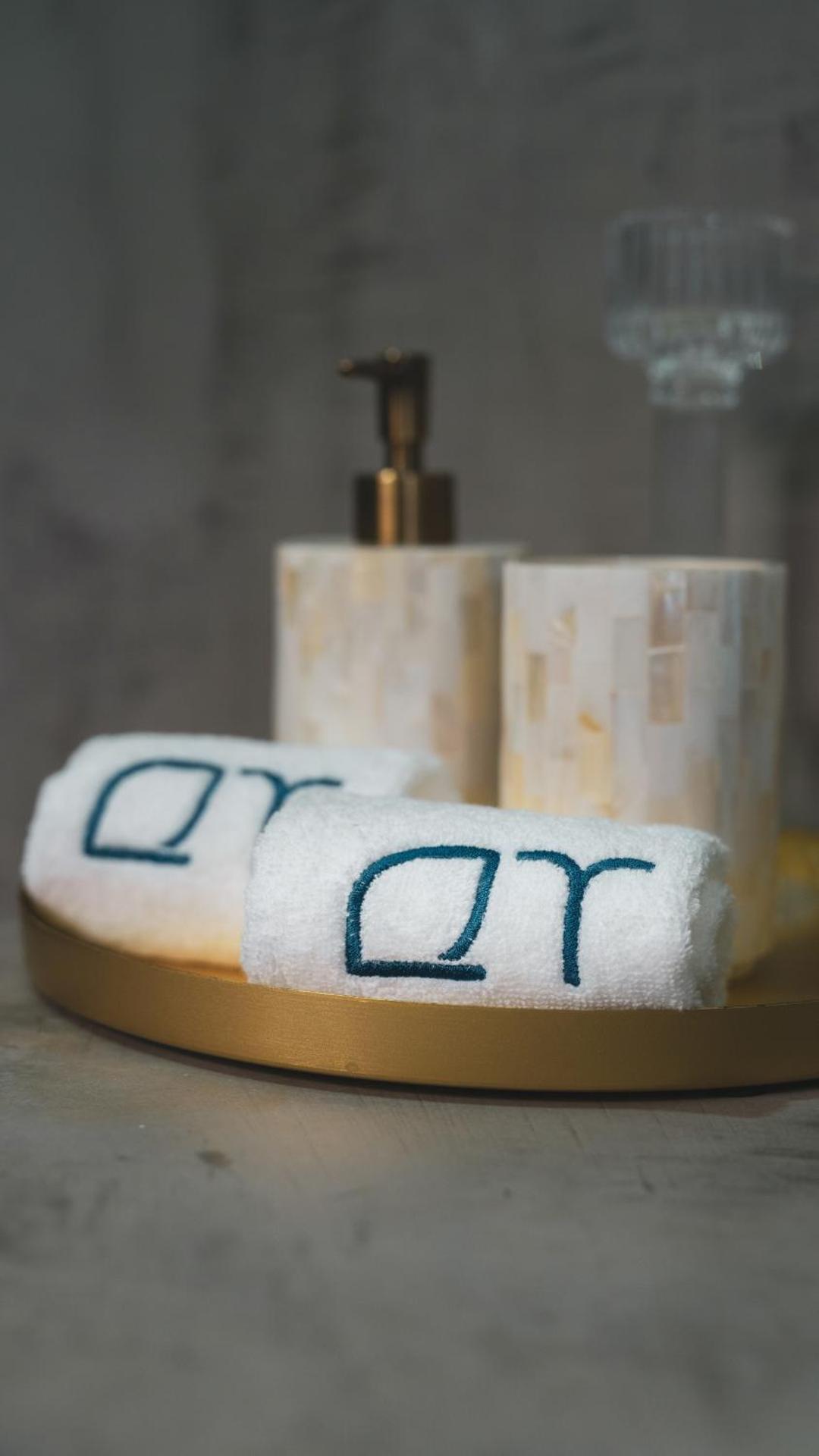 King Suite with Pool View