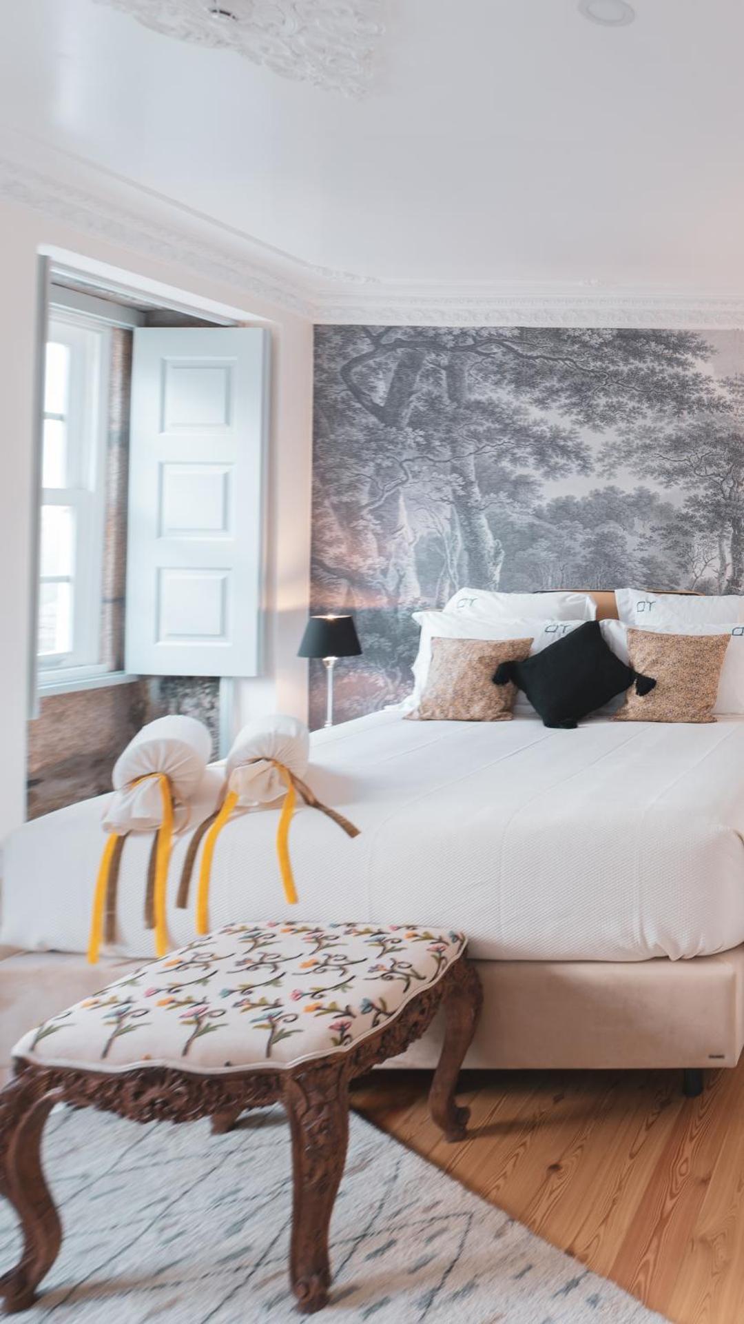 Suite with Mountain View