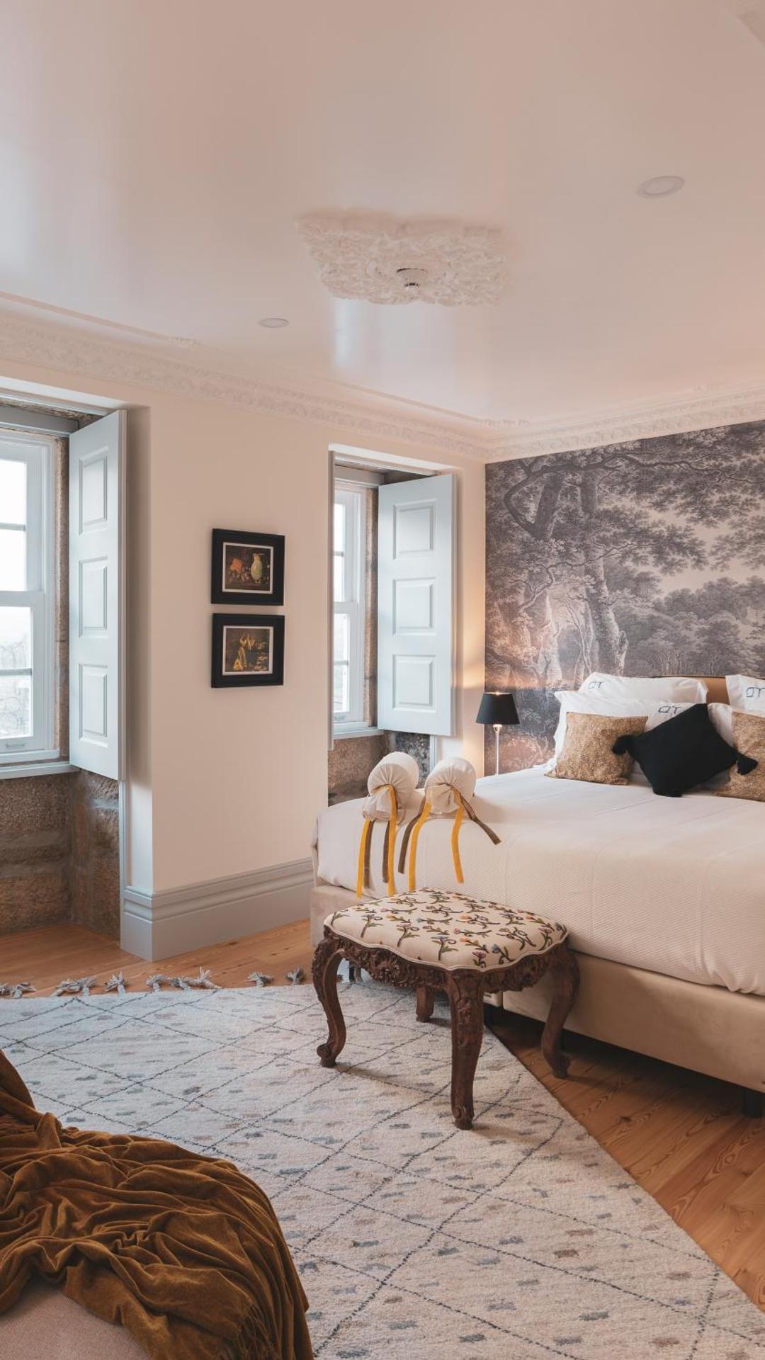 Suite with Mountain View