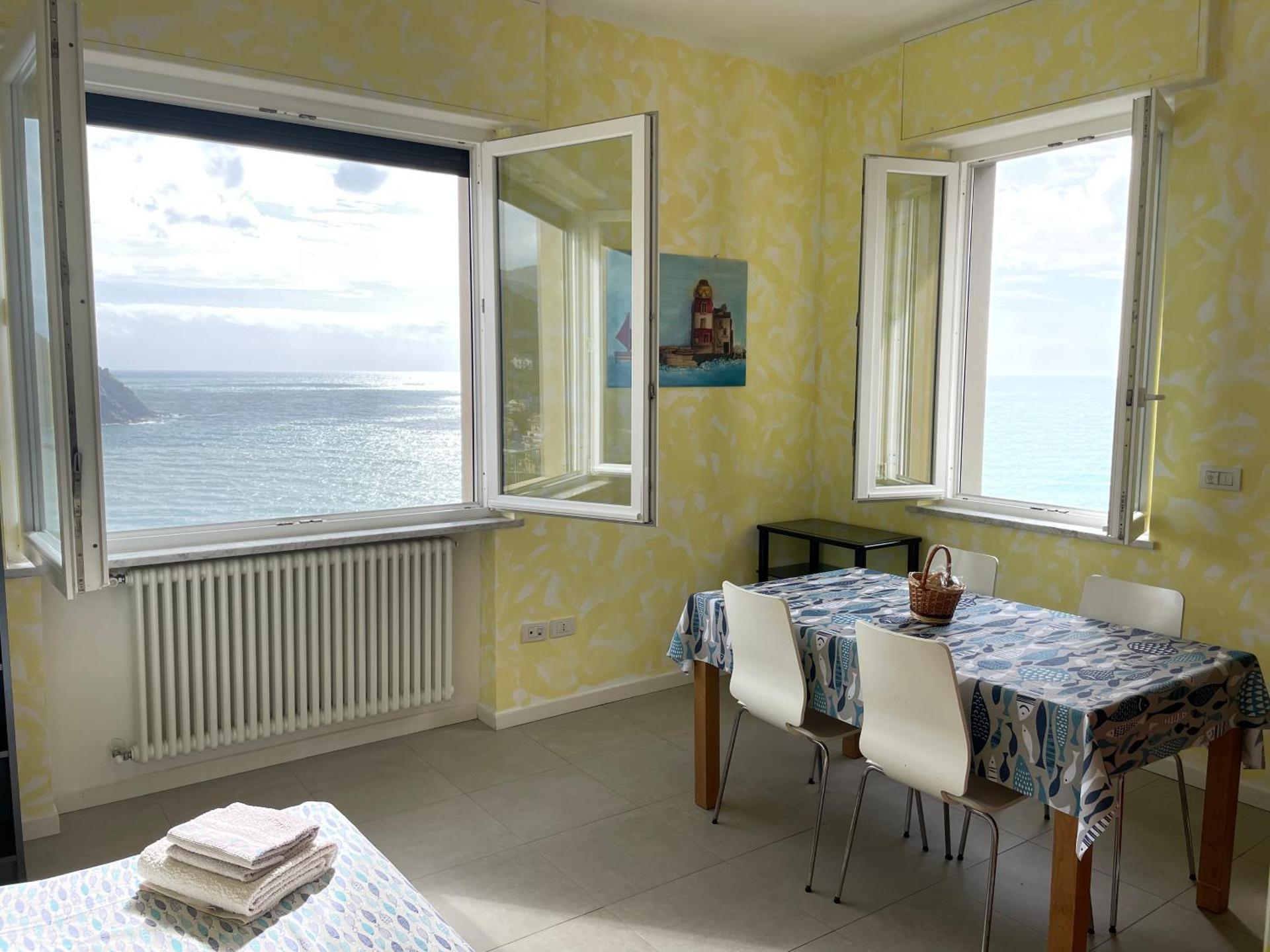Ocean View Flat with WI-FI, AC and Elevator to Town