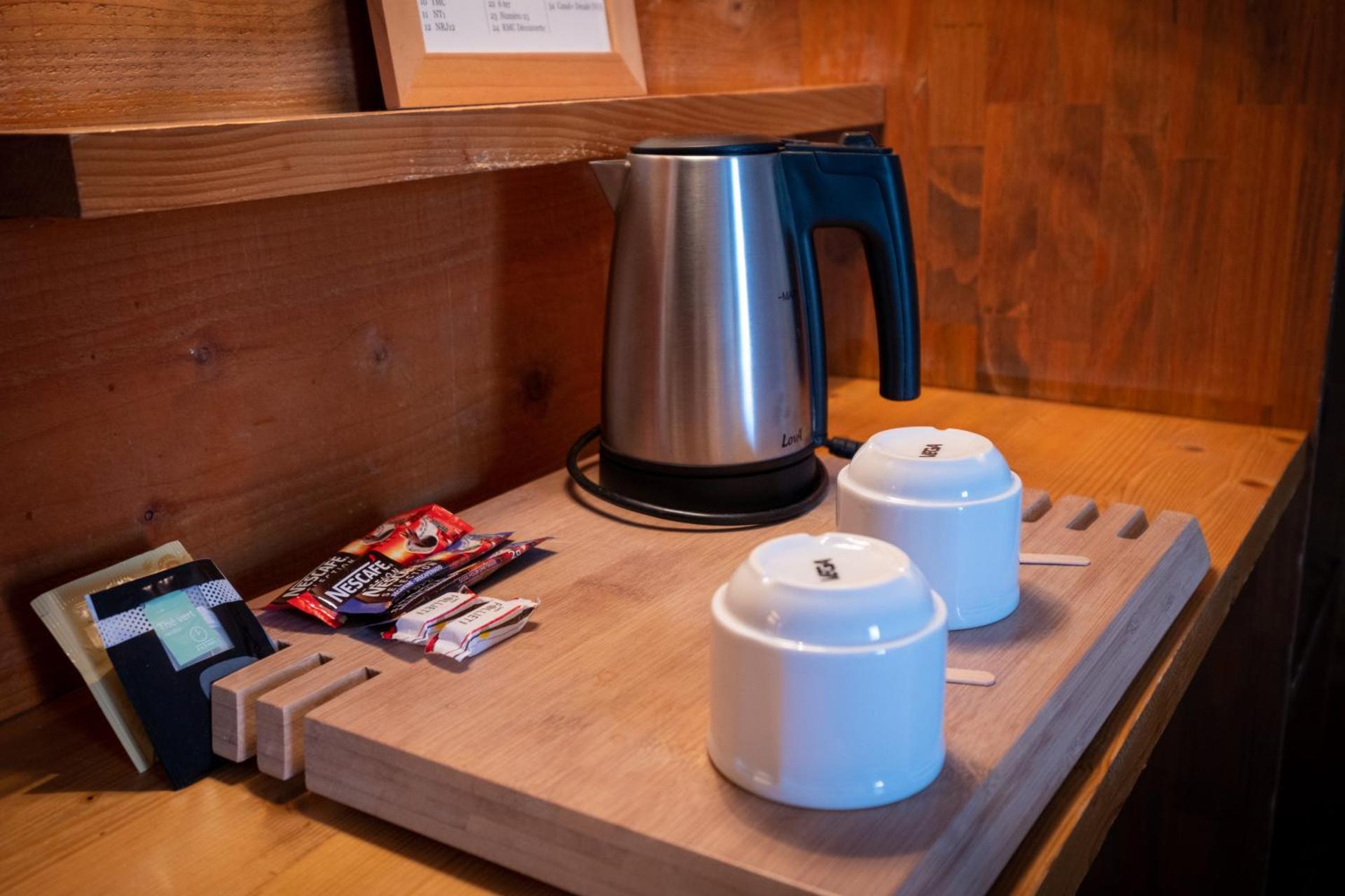 Coffee/tea facilities