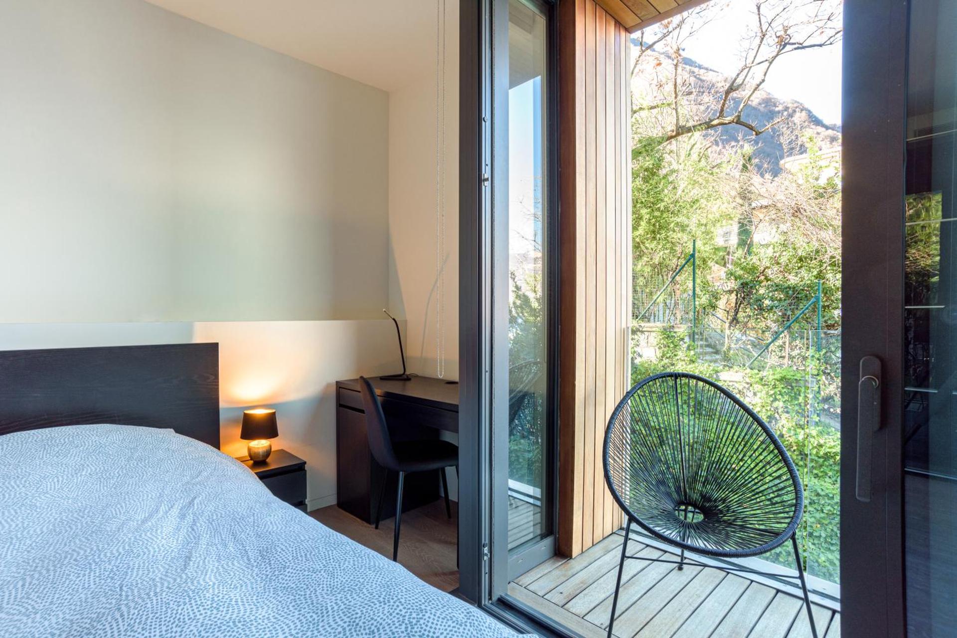 [Lakefront Apartment] Private Parking and Pool