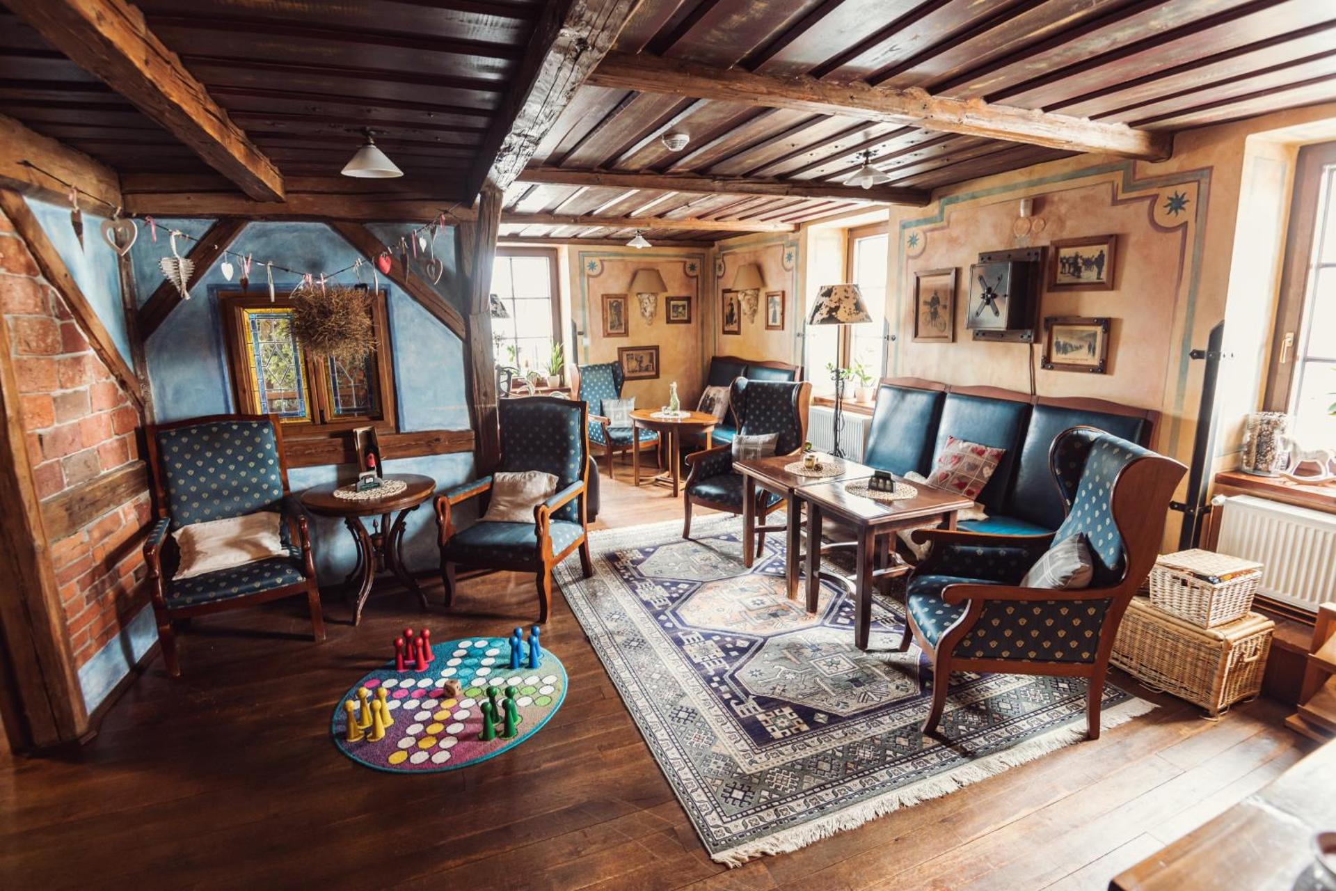 Communal lounge/ TV room