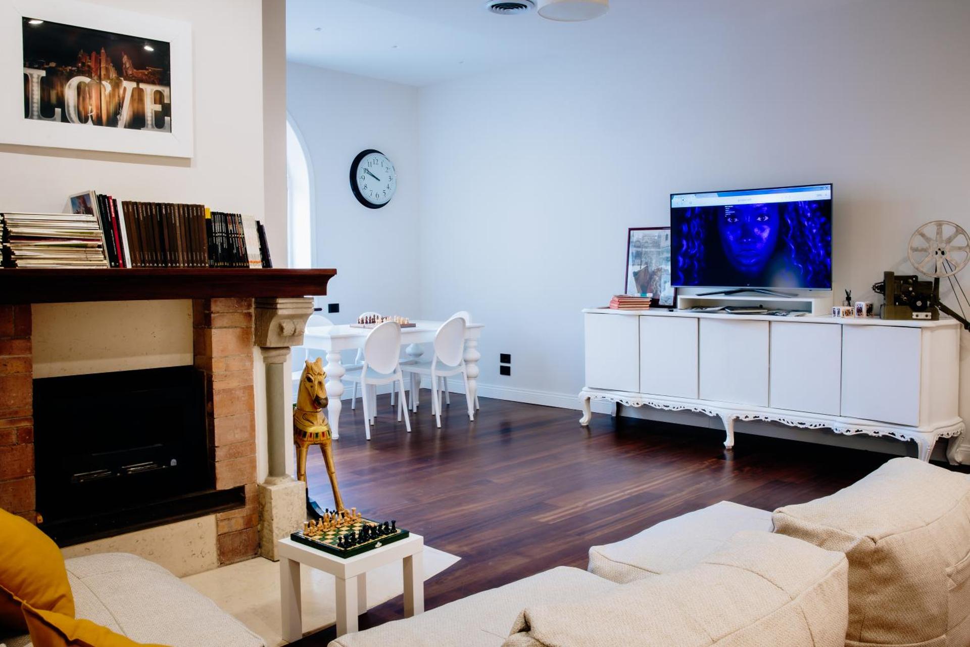 Communal lounge/ TV room