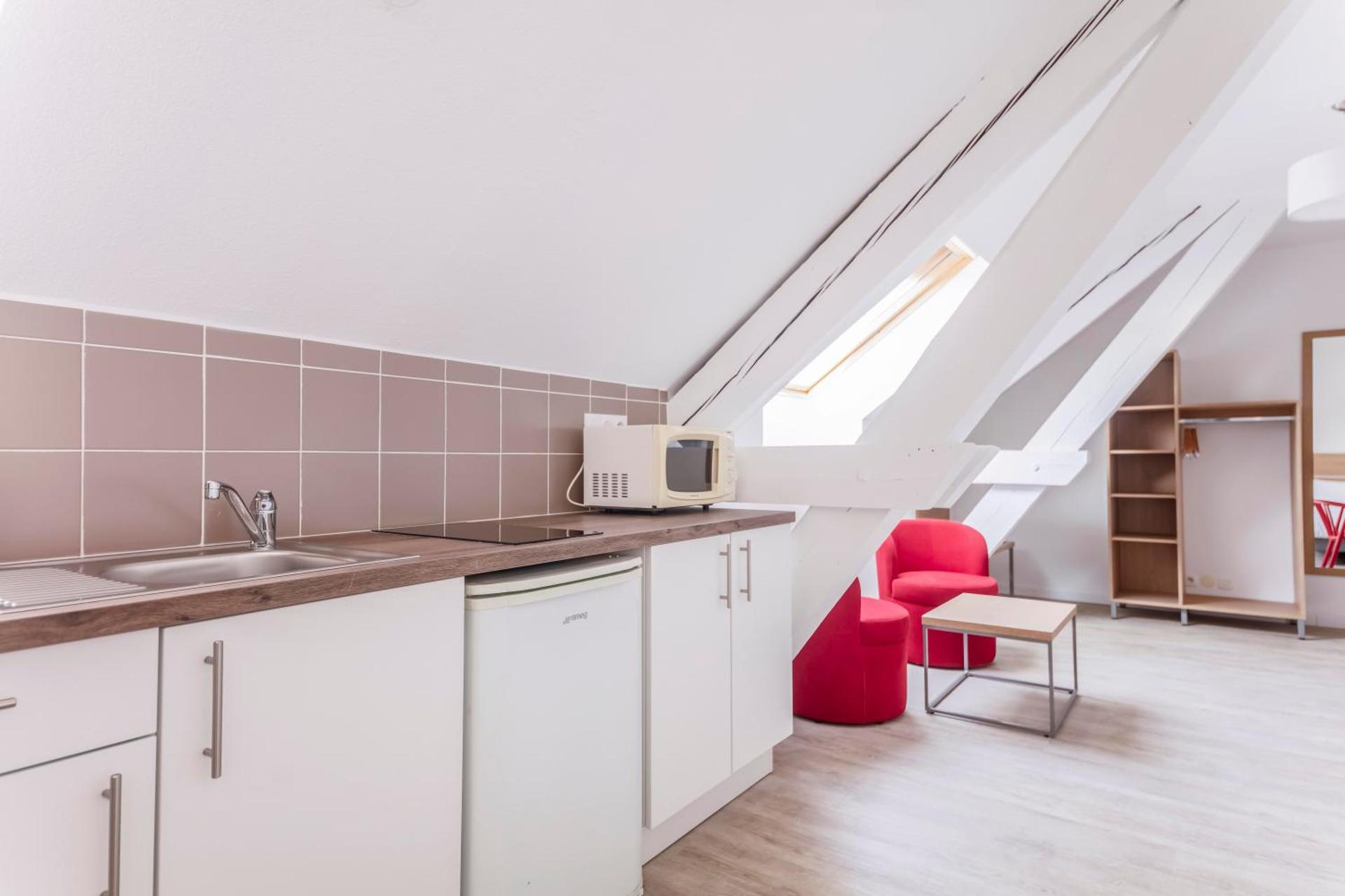 Kitchen or kitchenette