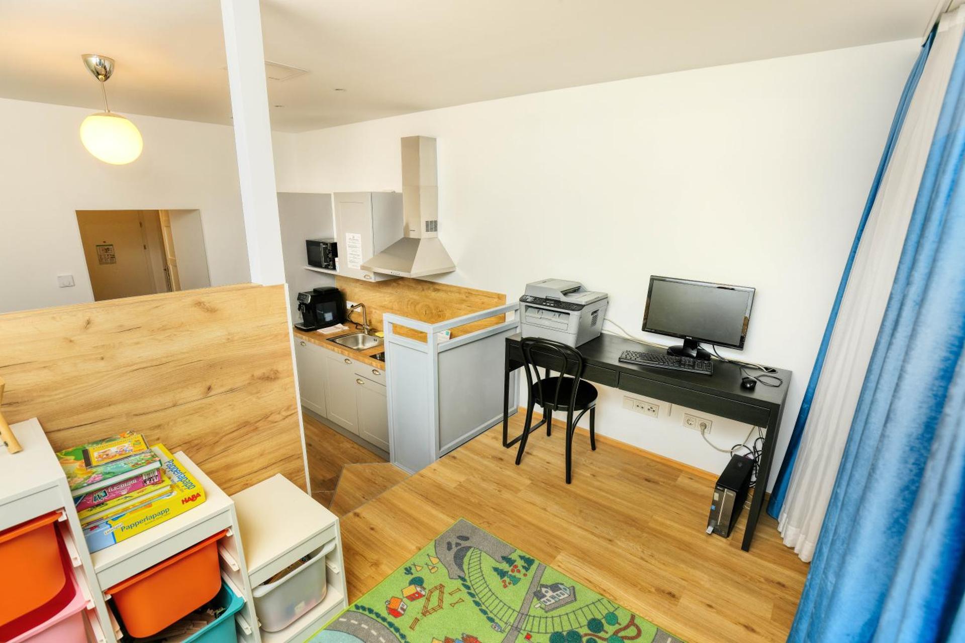 Communal lounge/ TV room