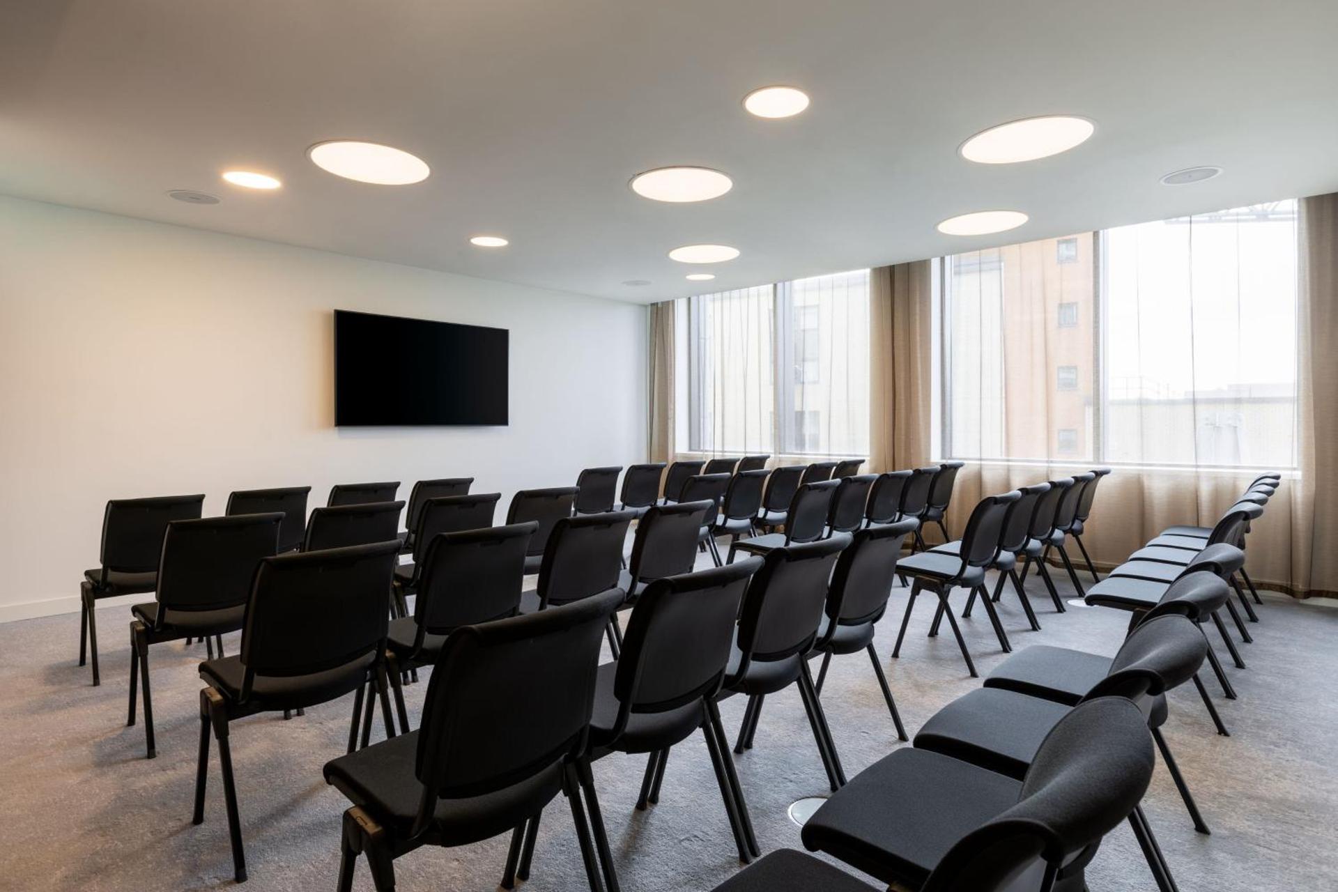 Meeting/conference room