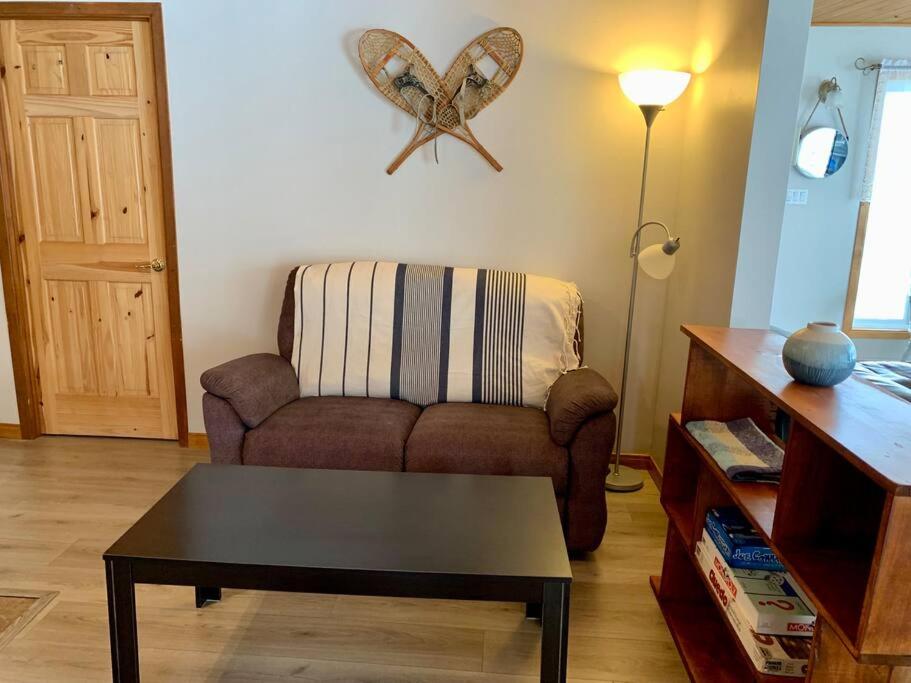 Le Chalet Bleu, aux pieds des Monts-Valin