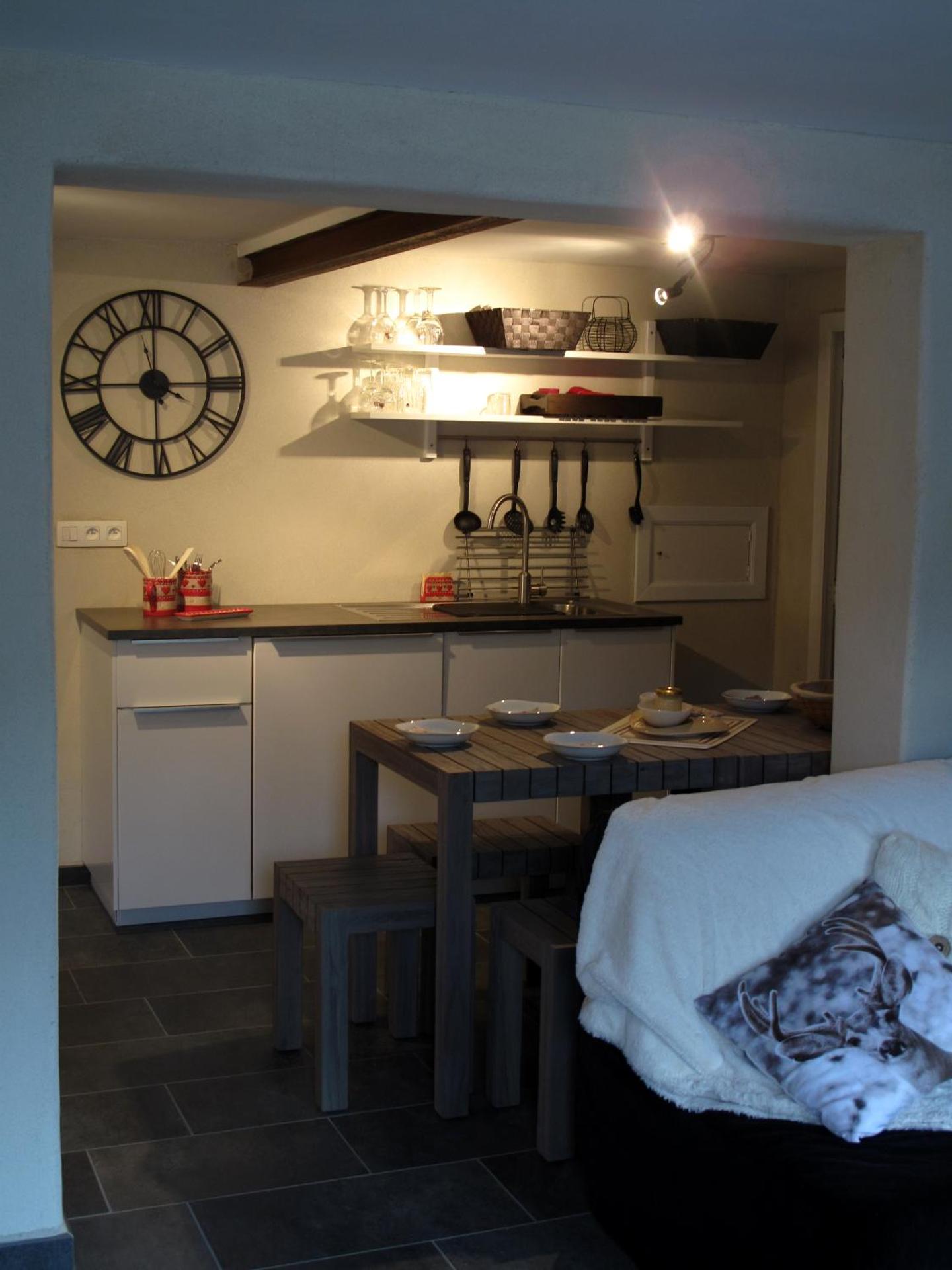 Kitchen or kitchenette