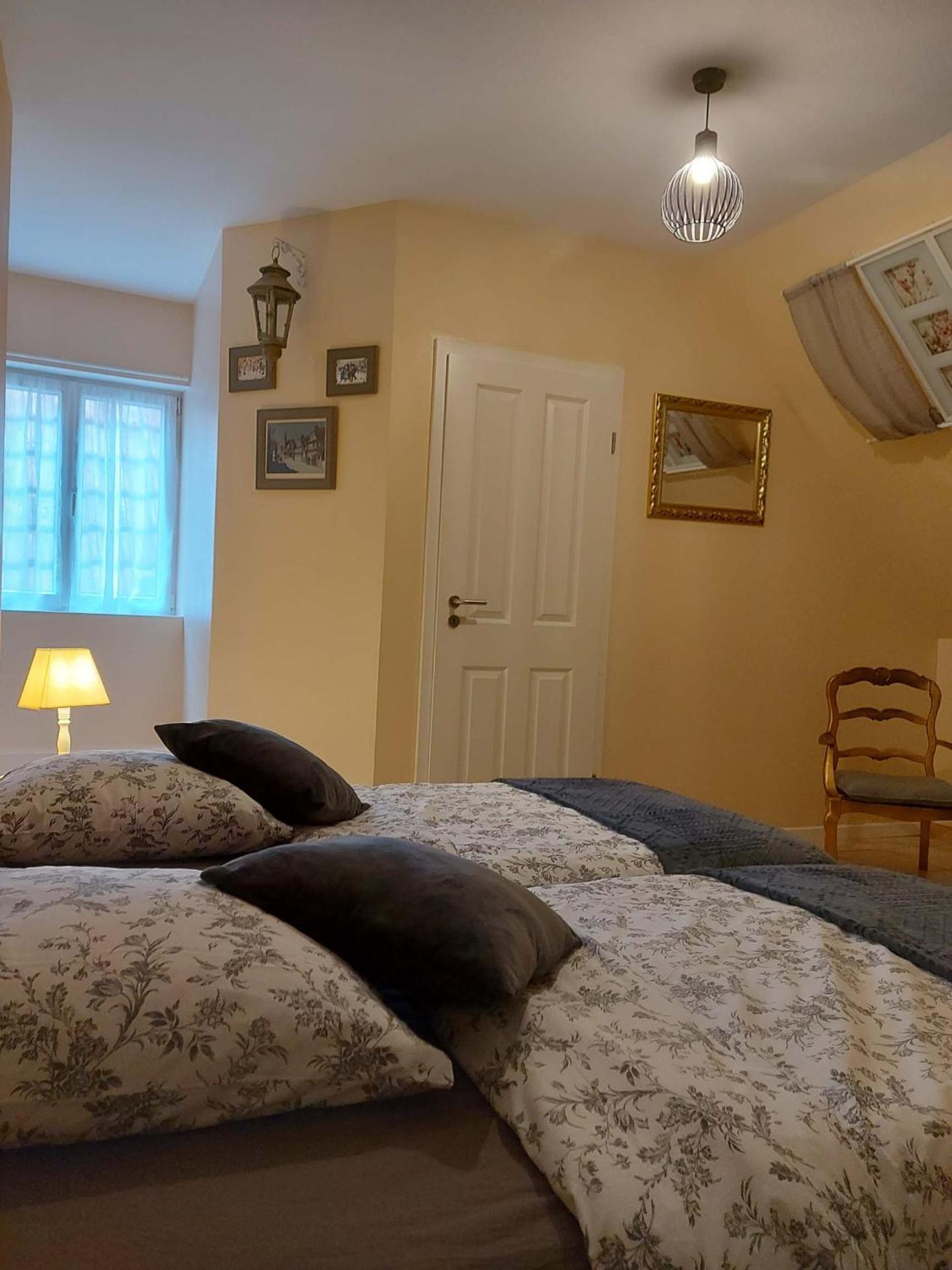 Standard Twin Room Parsley