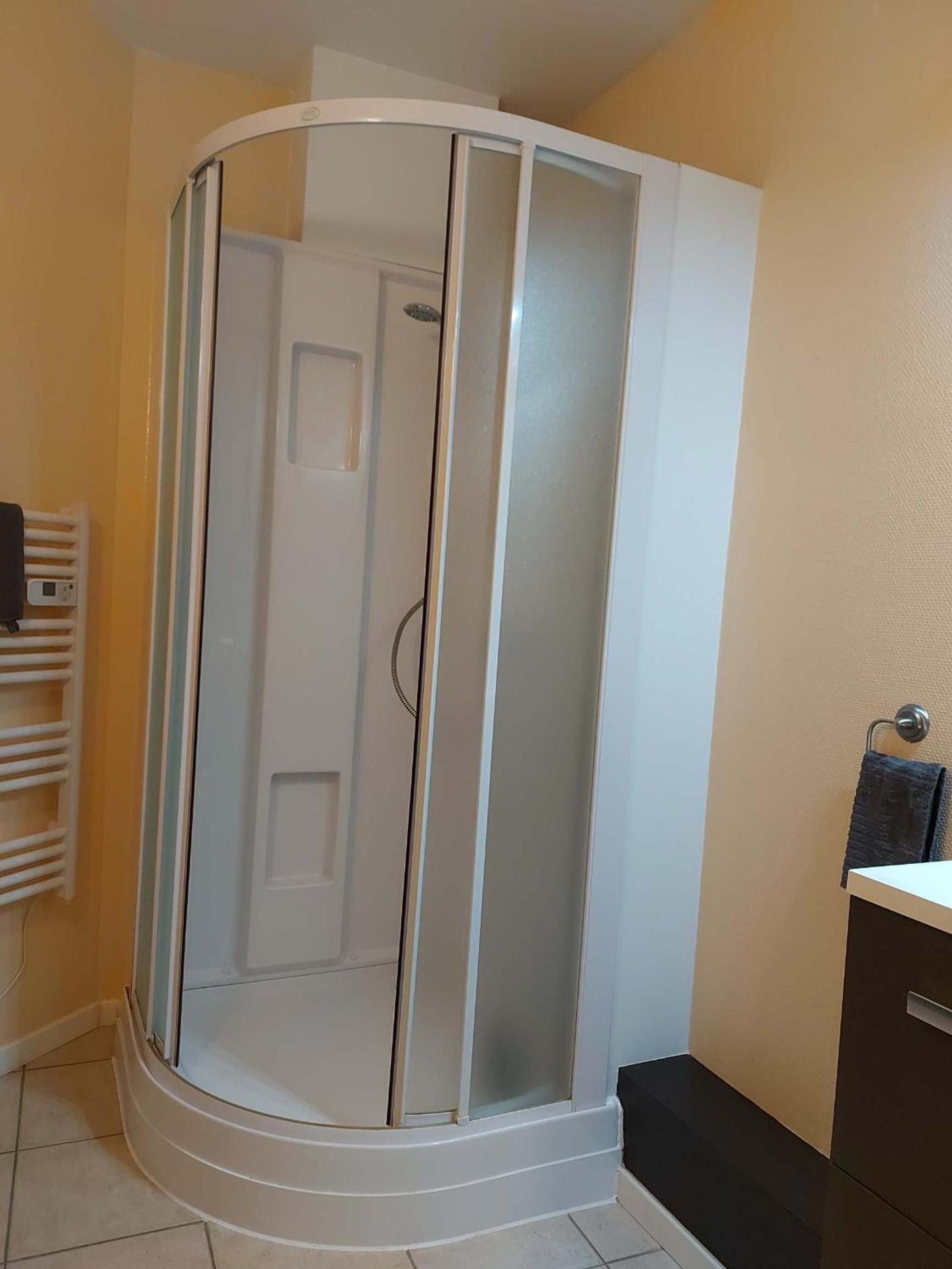 Standard Twin Room Parsley