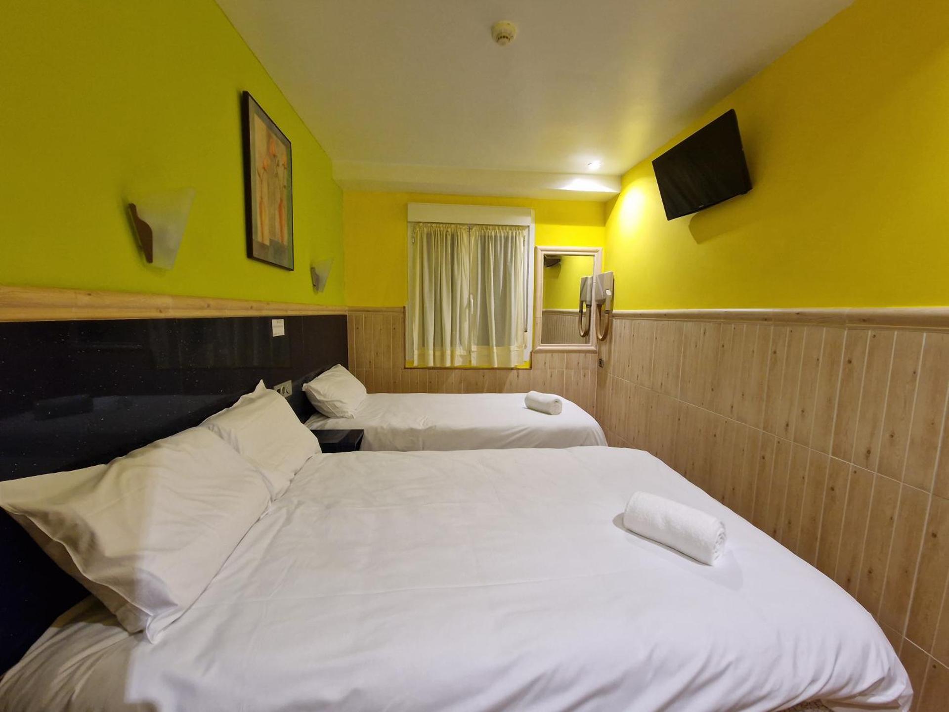 Pension Izar Bat Guesthouse