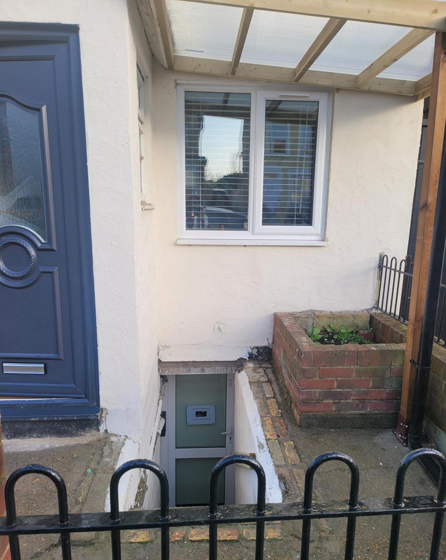 Hidden Treasure-Netflix and Wi-Fi-Basement flat