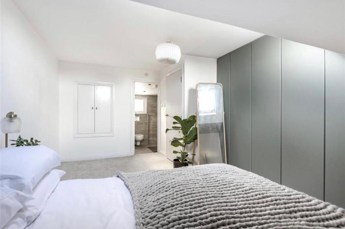 No.1 Universal House - Double Bedroom Apartment
