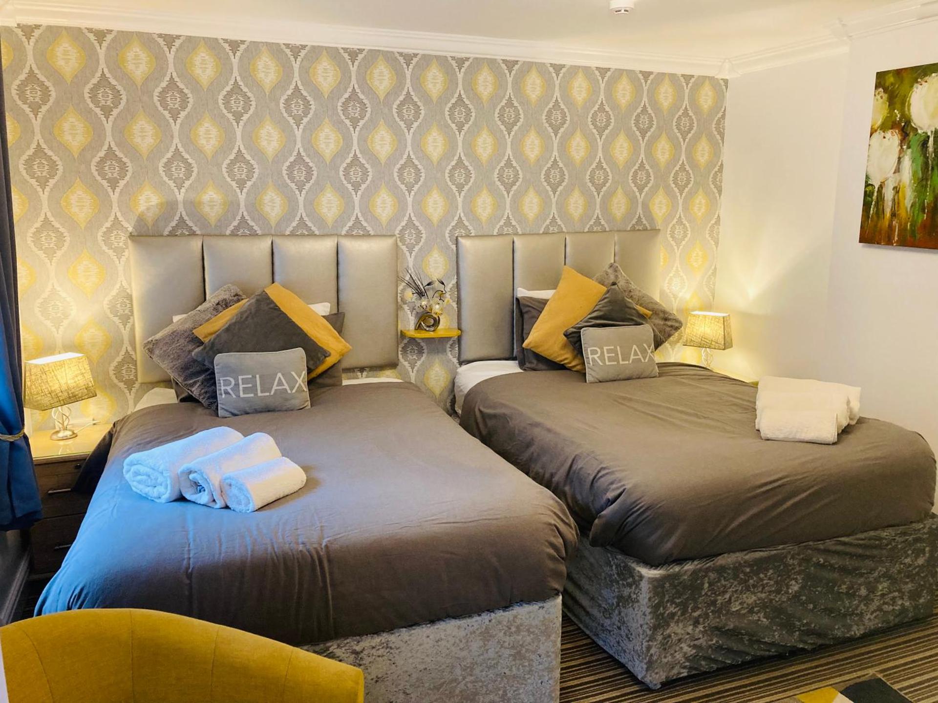 Large Twin Room - First Floor