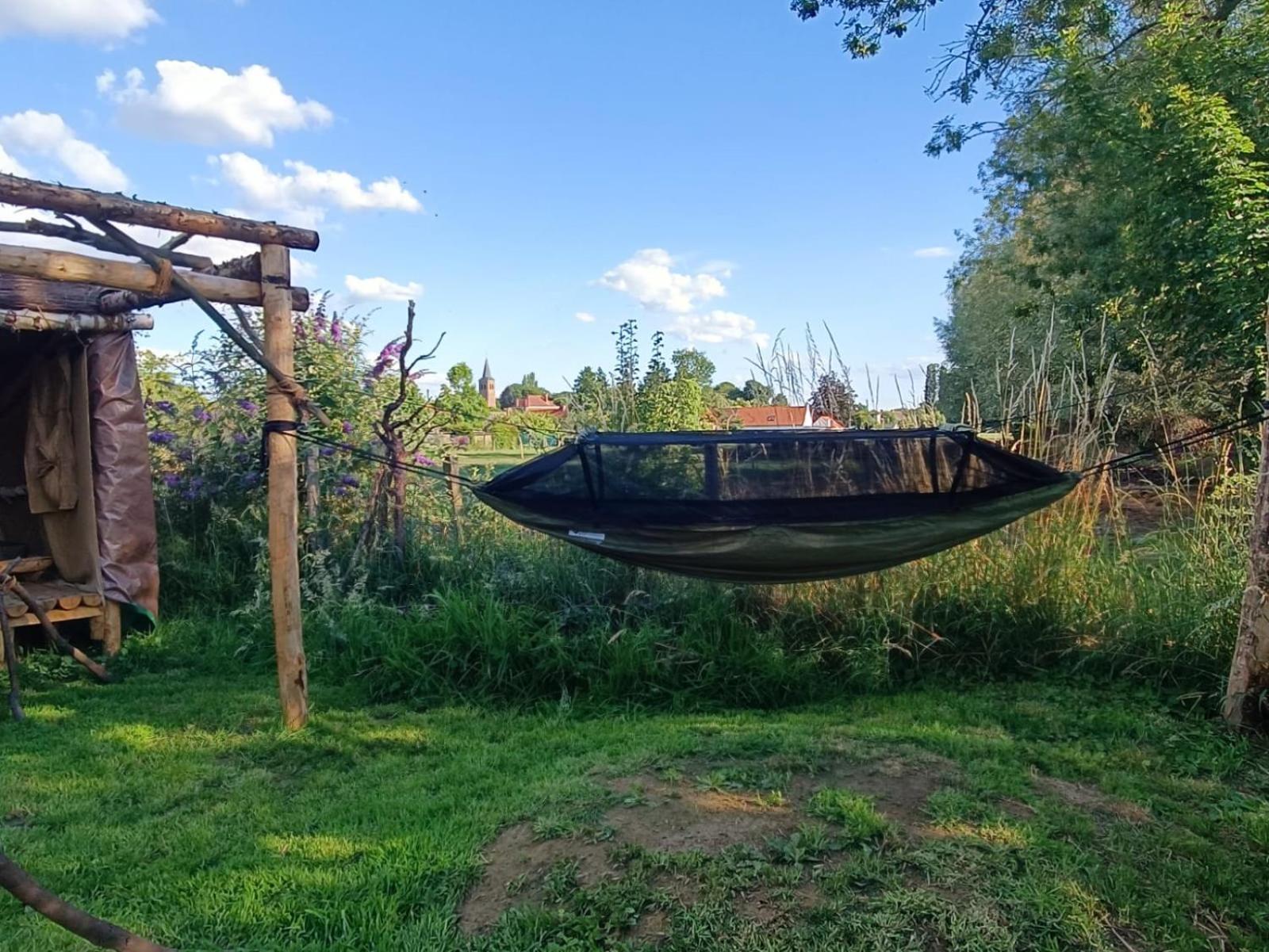 Au Pied Du Trieu, The Shelter