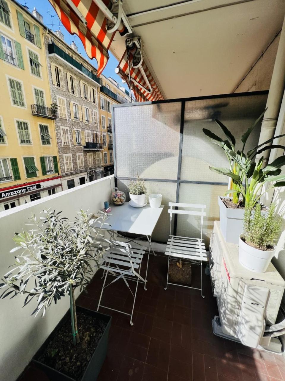 John Homestay Room in Nice