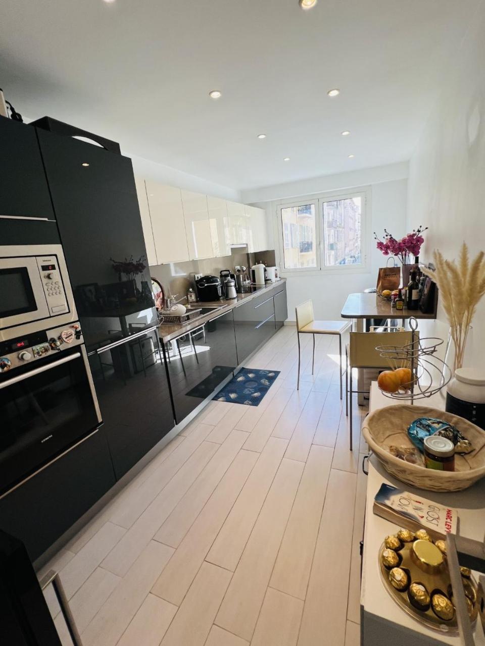 John Homestay Room in Nice