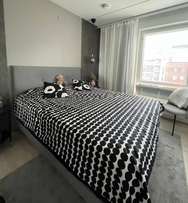 New condo with free parking 10 min from Helsinki Airport
