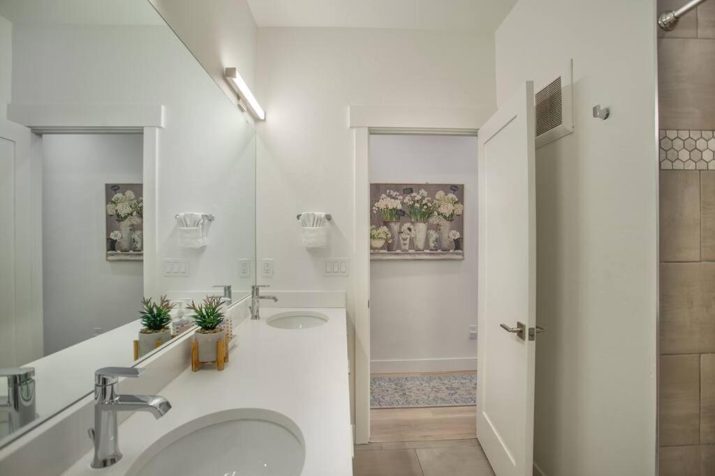 Cozy- Mountain Style - River View apartment - Colorado