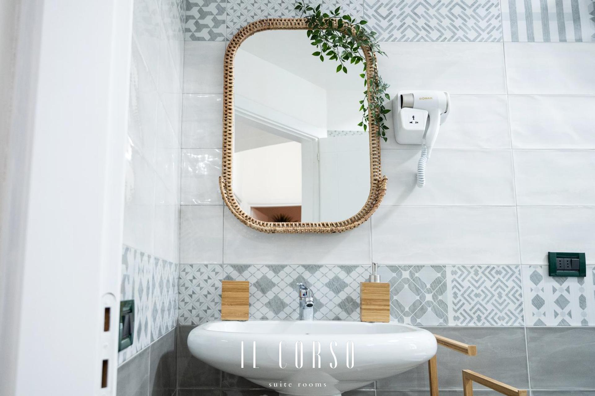 Queen Suite with Spa Bath