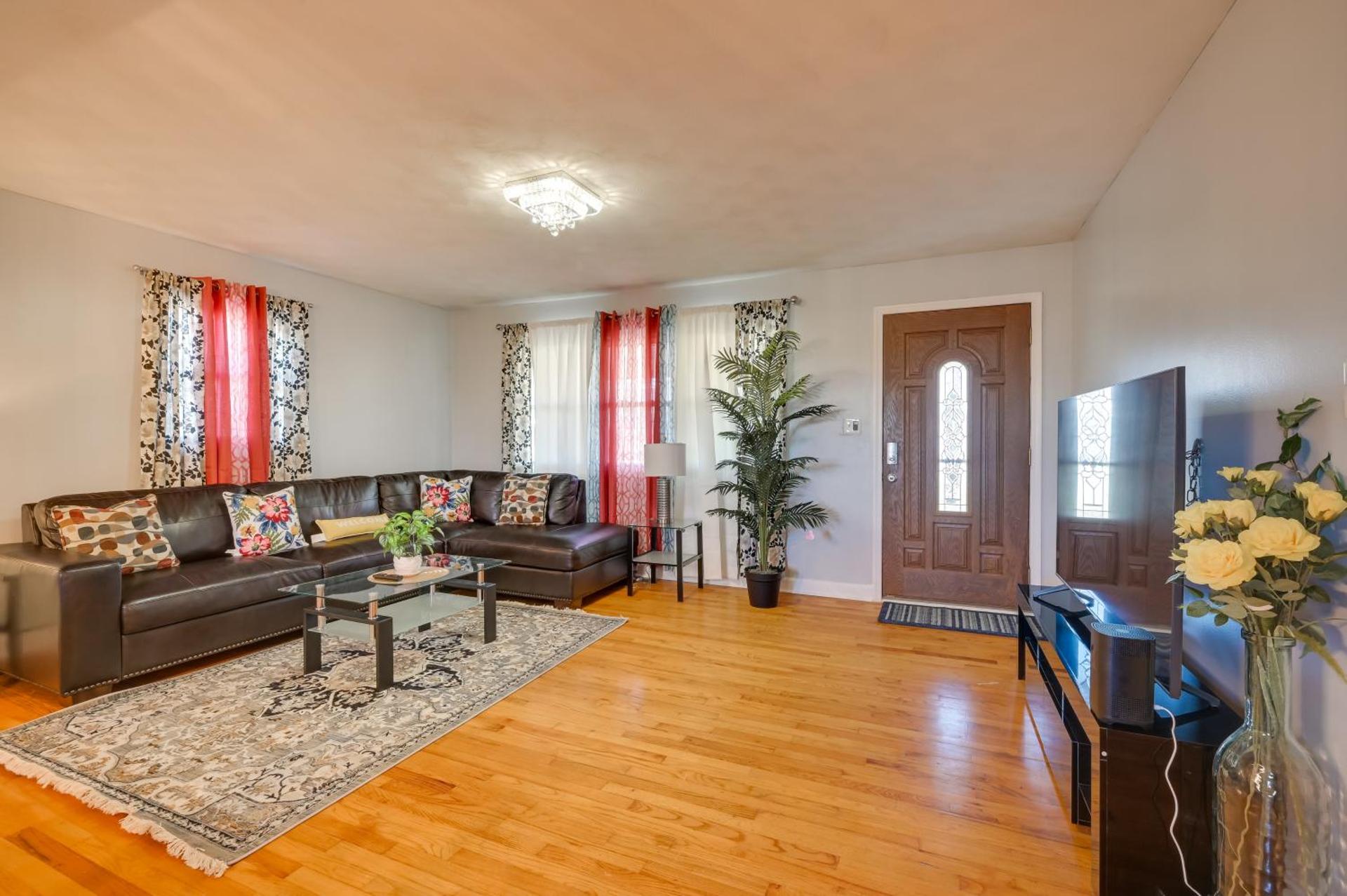 Deck and Grill Convenient Home in Hummelstown