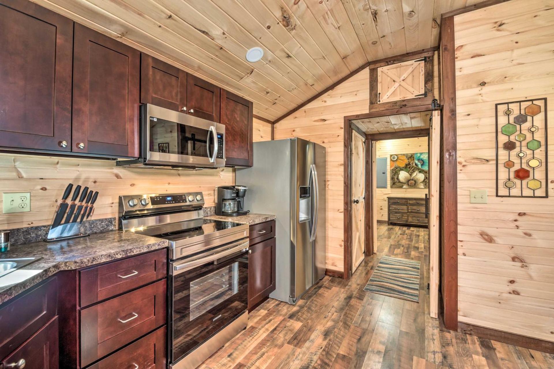 Somerset Cabin, Close to Lake Access!